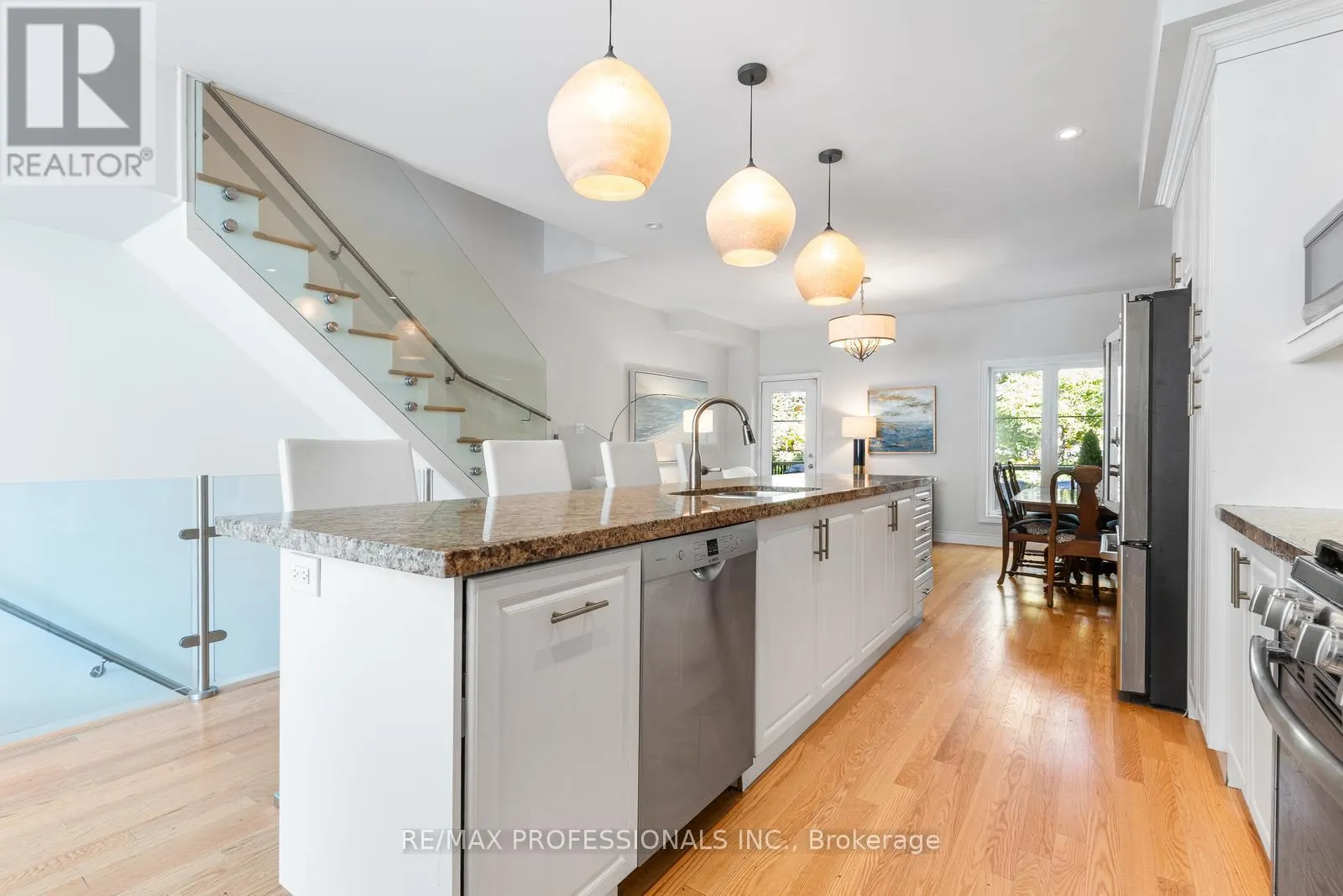 16 DRYDEN WAY