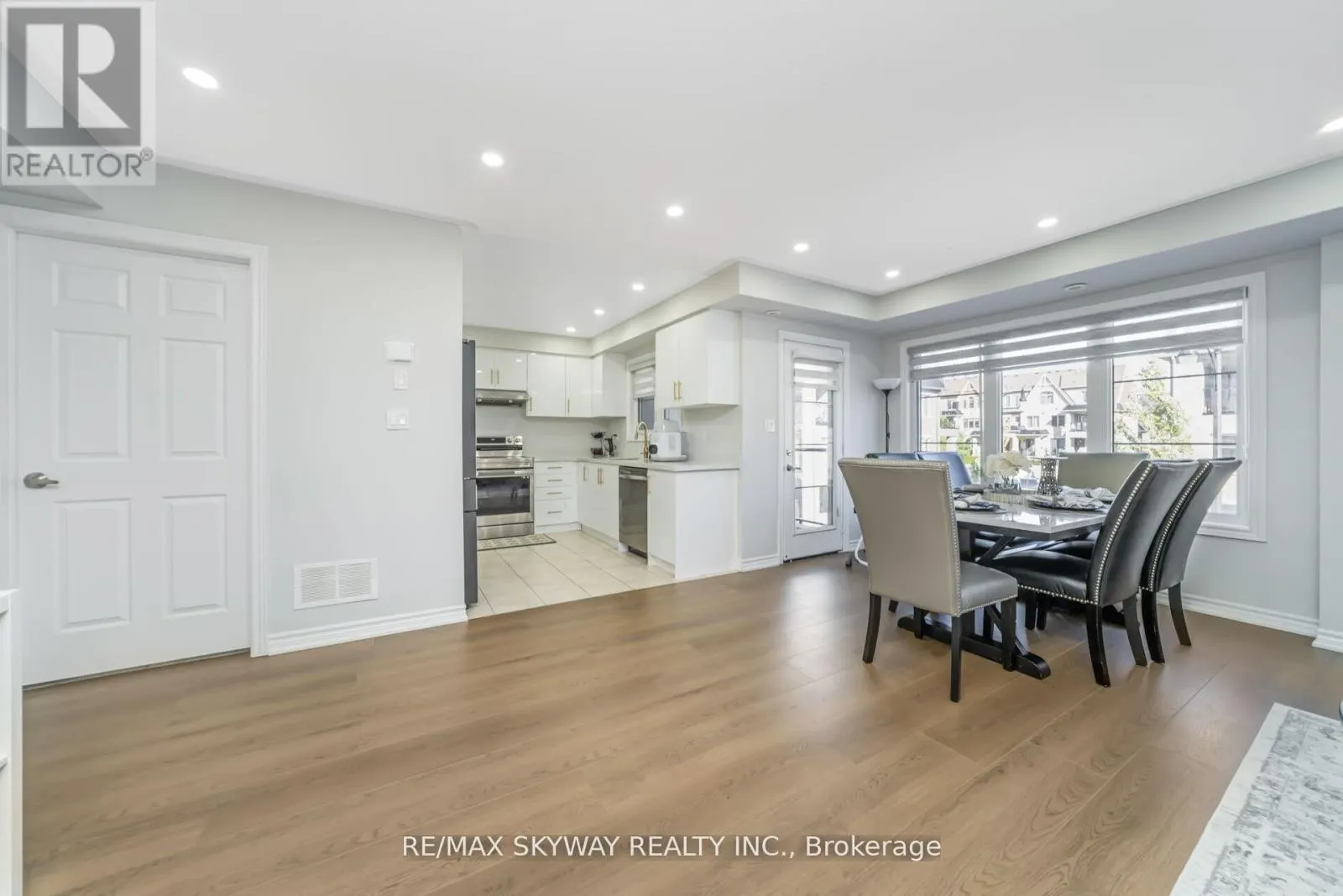 22 - 200 VETERANS DRIVE