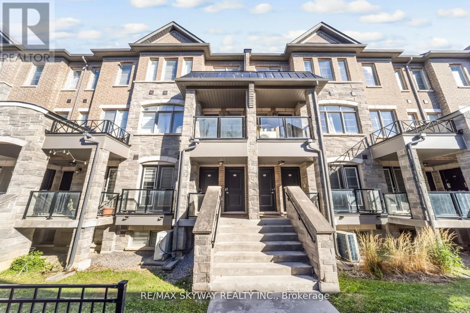 22 - 200 VETERANS DRIVE