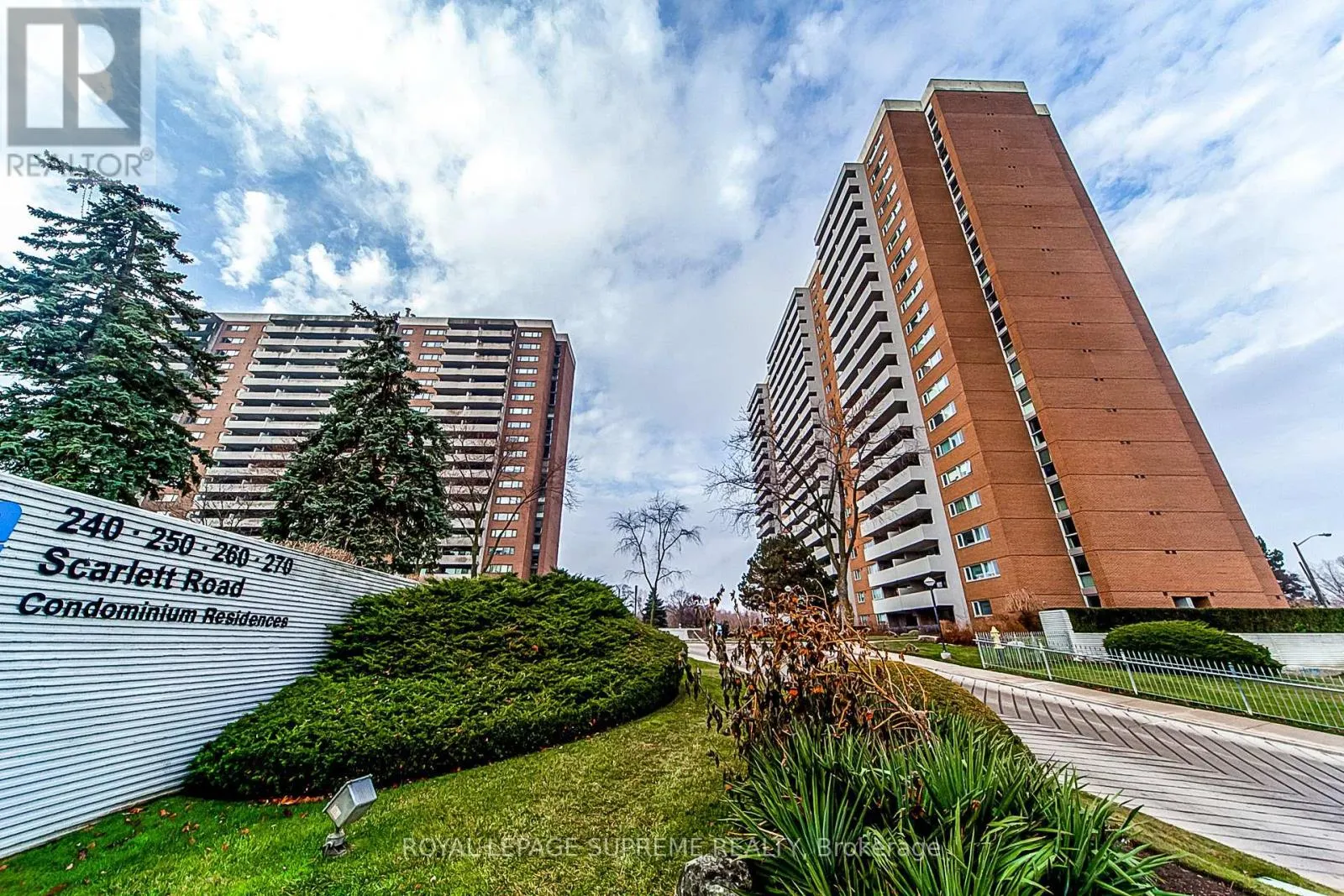 205 - 270 SCARLETT ROAD