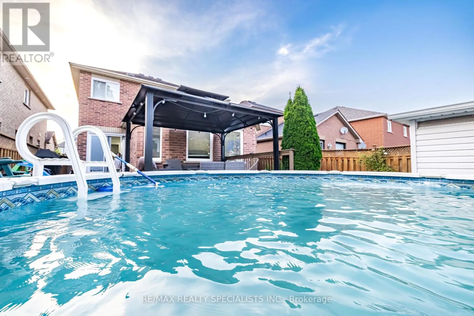 10 BANINGTON CRESCENT