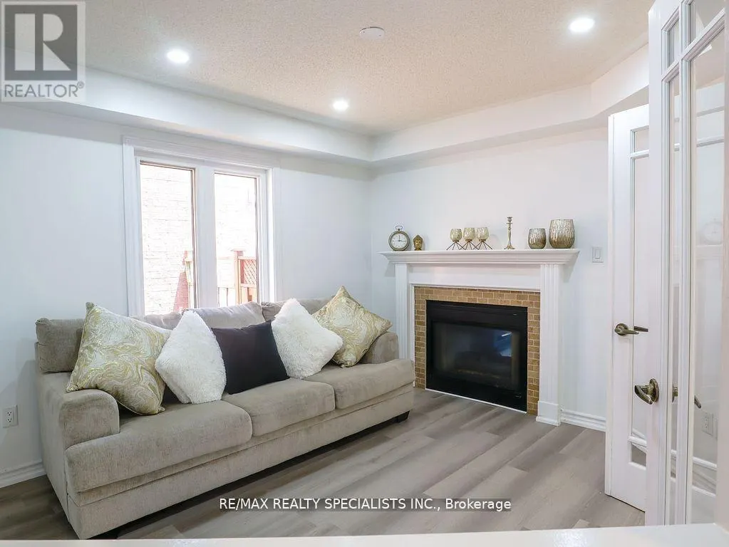 10 BANINGTON CRESCENT
