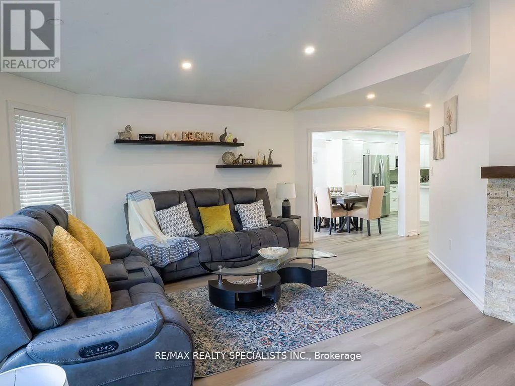 10 BANINGTON CRESCENT