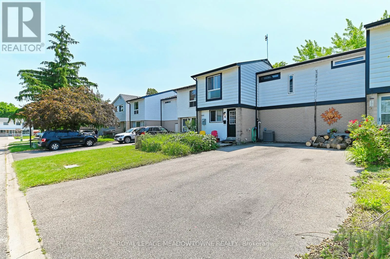 4 GREENFIELD SQUARE