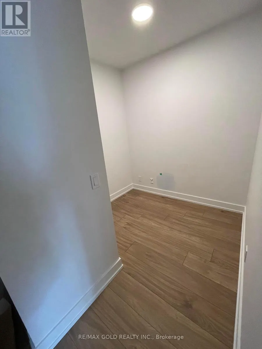1210 - 215 VETERANS DRIVE