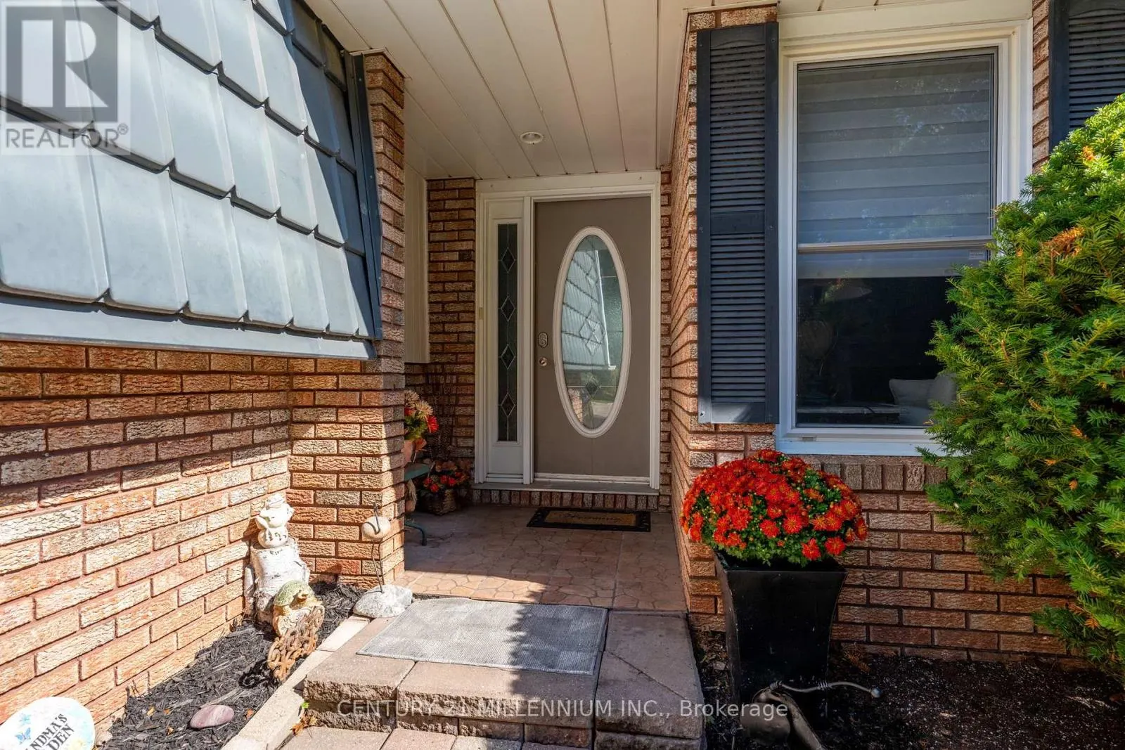 27 HILLSIDE DRIVE