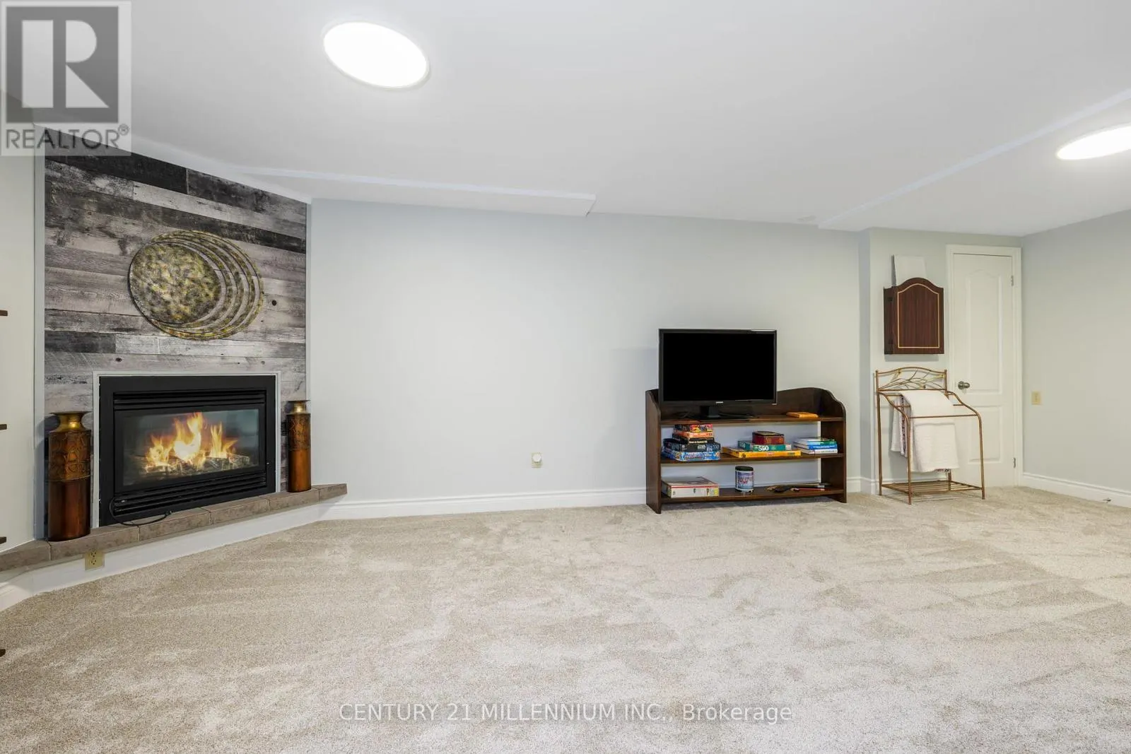 27 HILLSIDE DRIVE