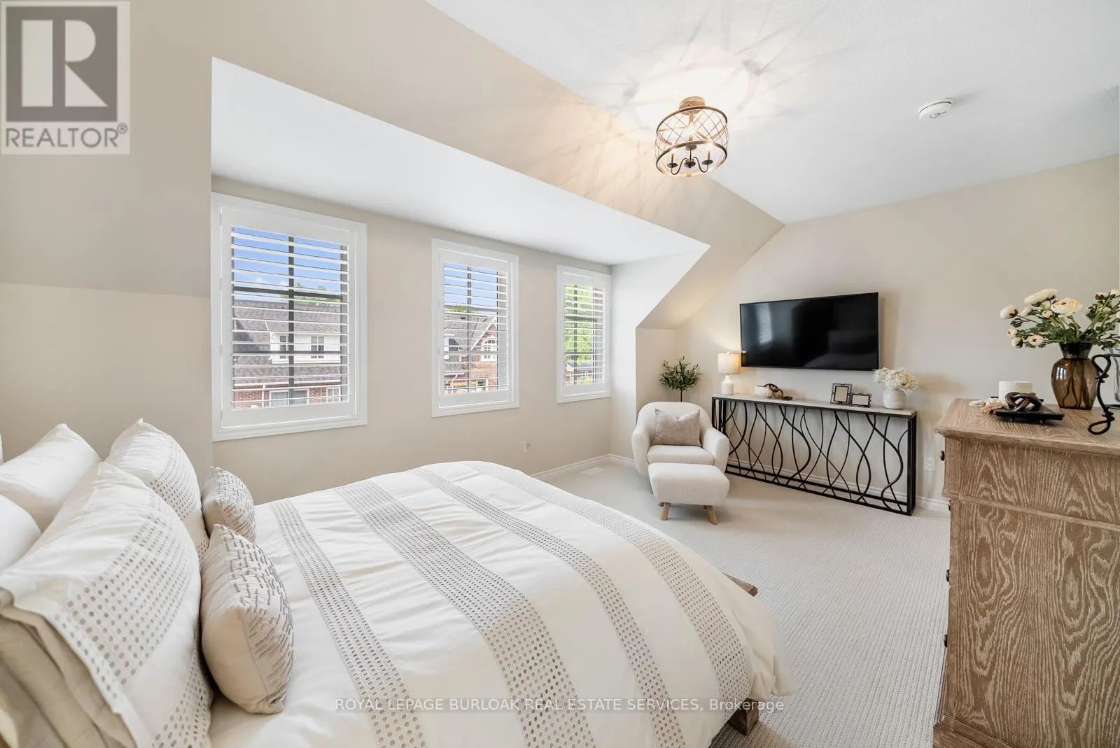 8 - 2362 NEW STREET