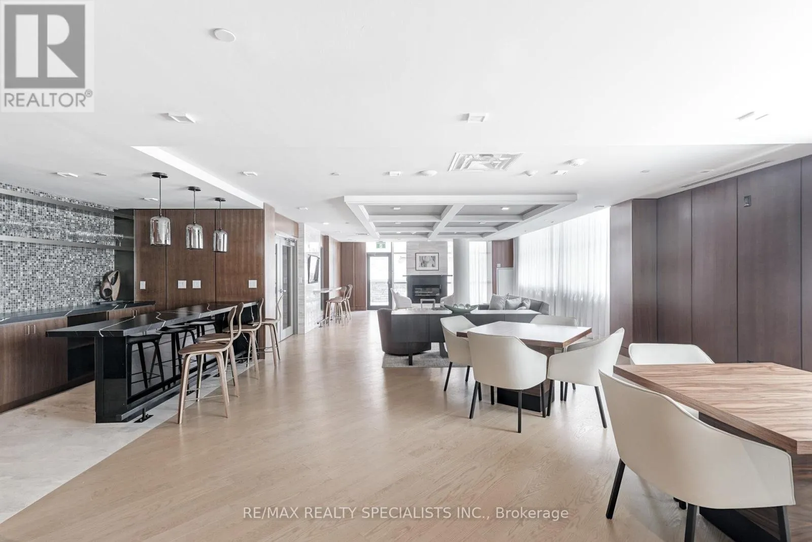 258 - 1575 LAKESHORE ROAD W