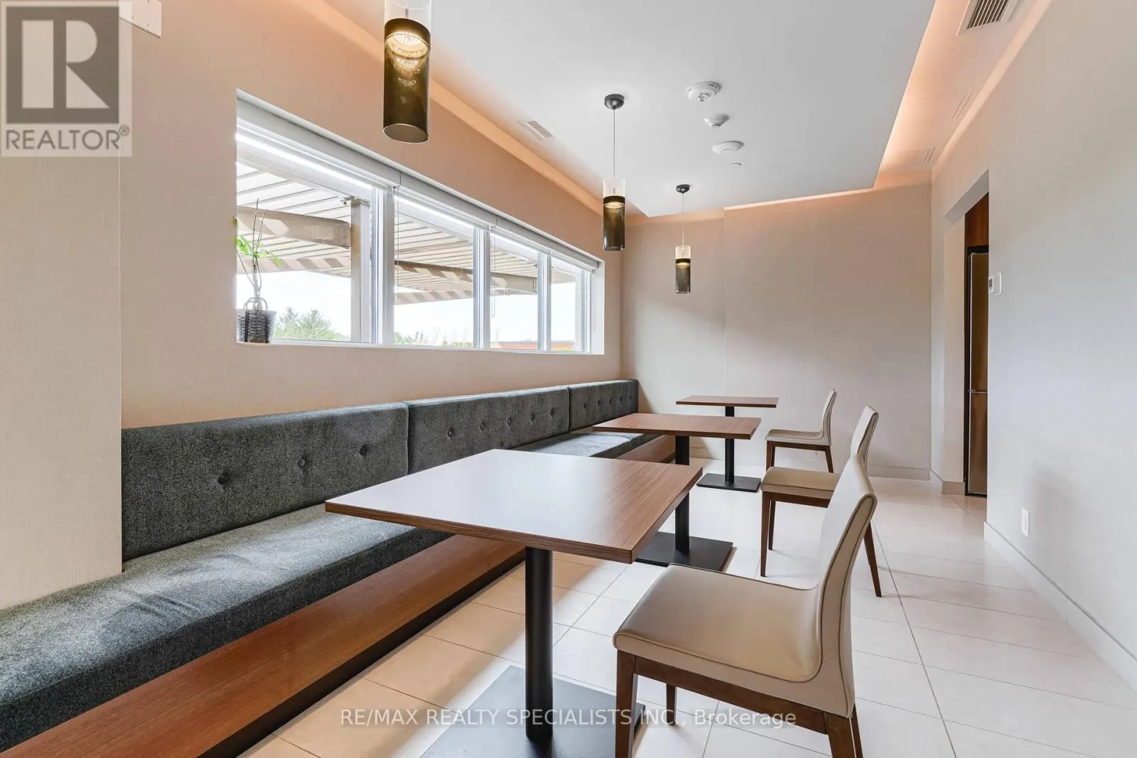 258 - 1575 LAKESHORE ROAD W