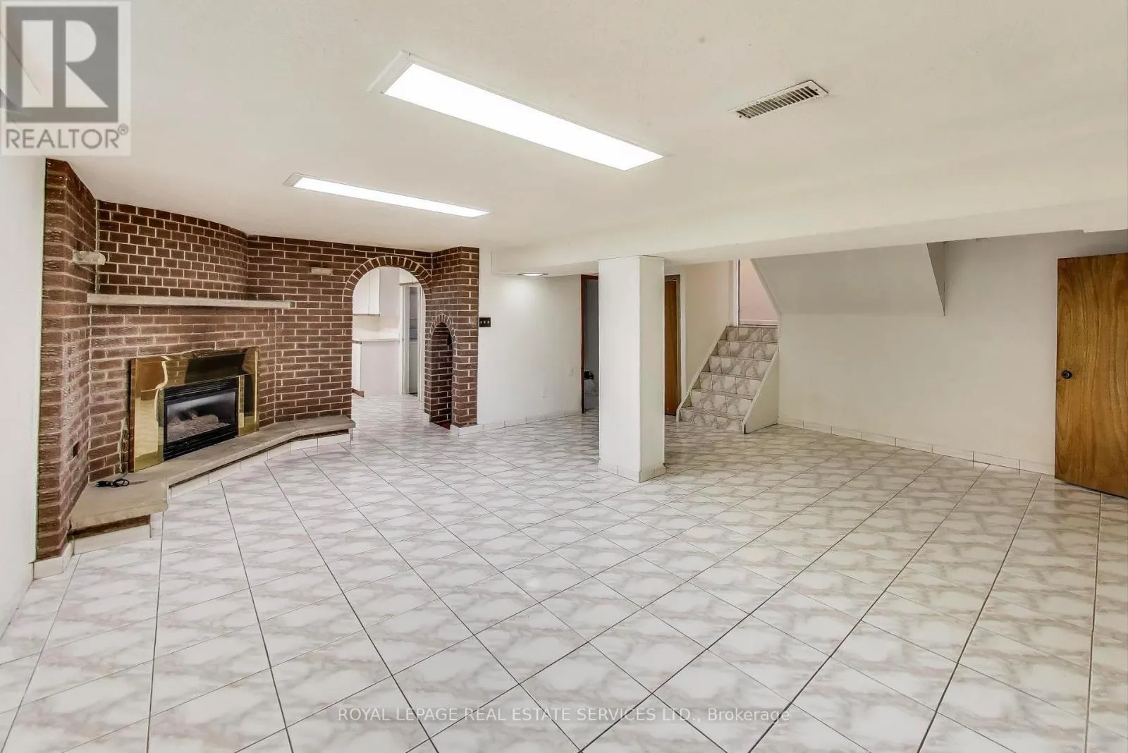 251 DRIFTWOOD AVENUE