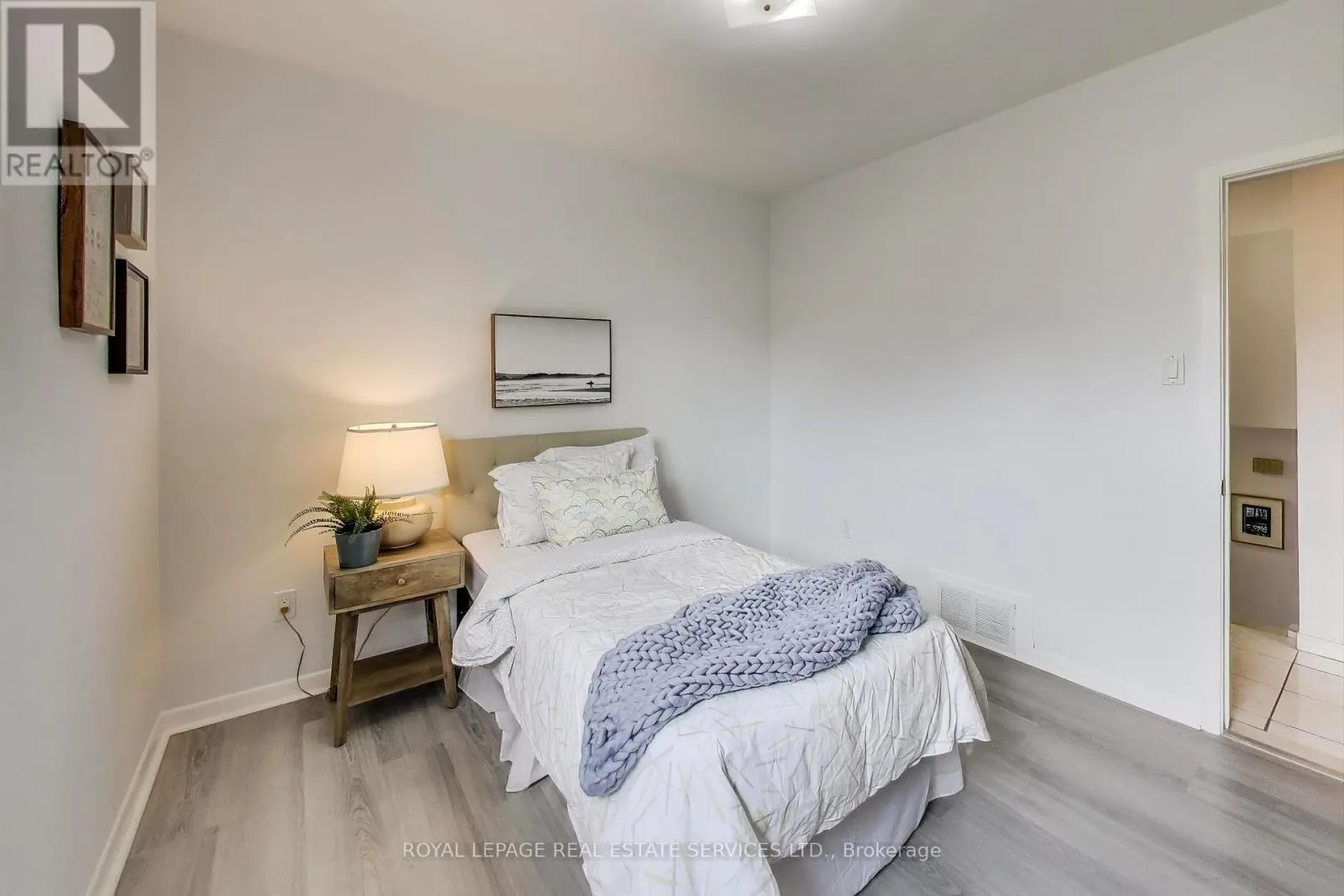 251 DRIFTWOOD AVENUE