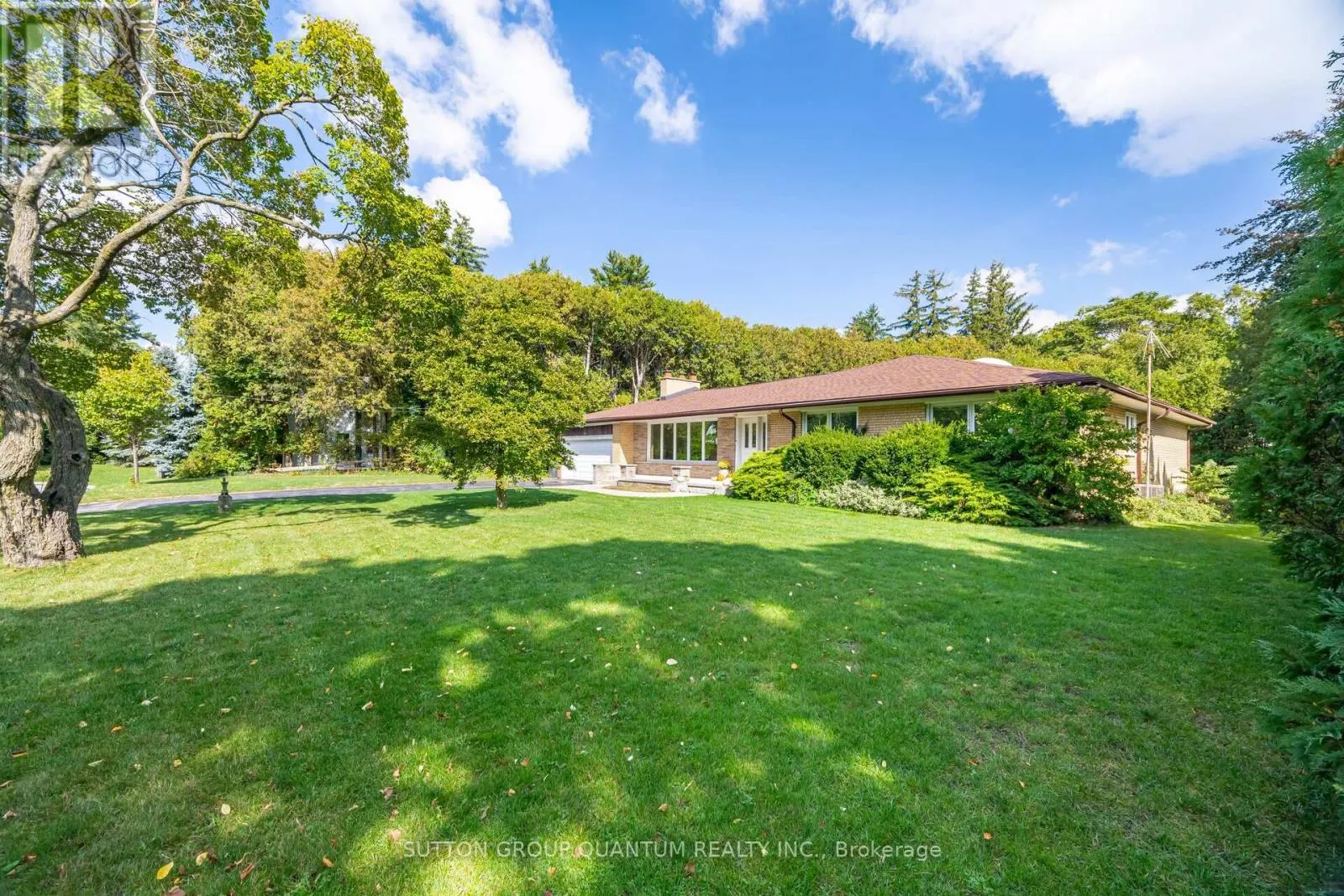 521 VANESSA CRESCENT
