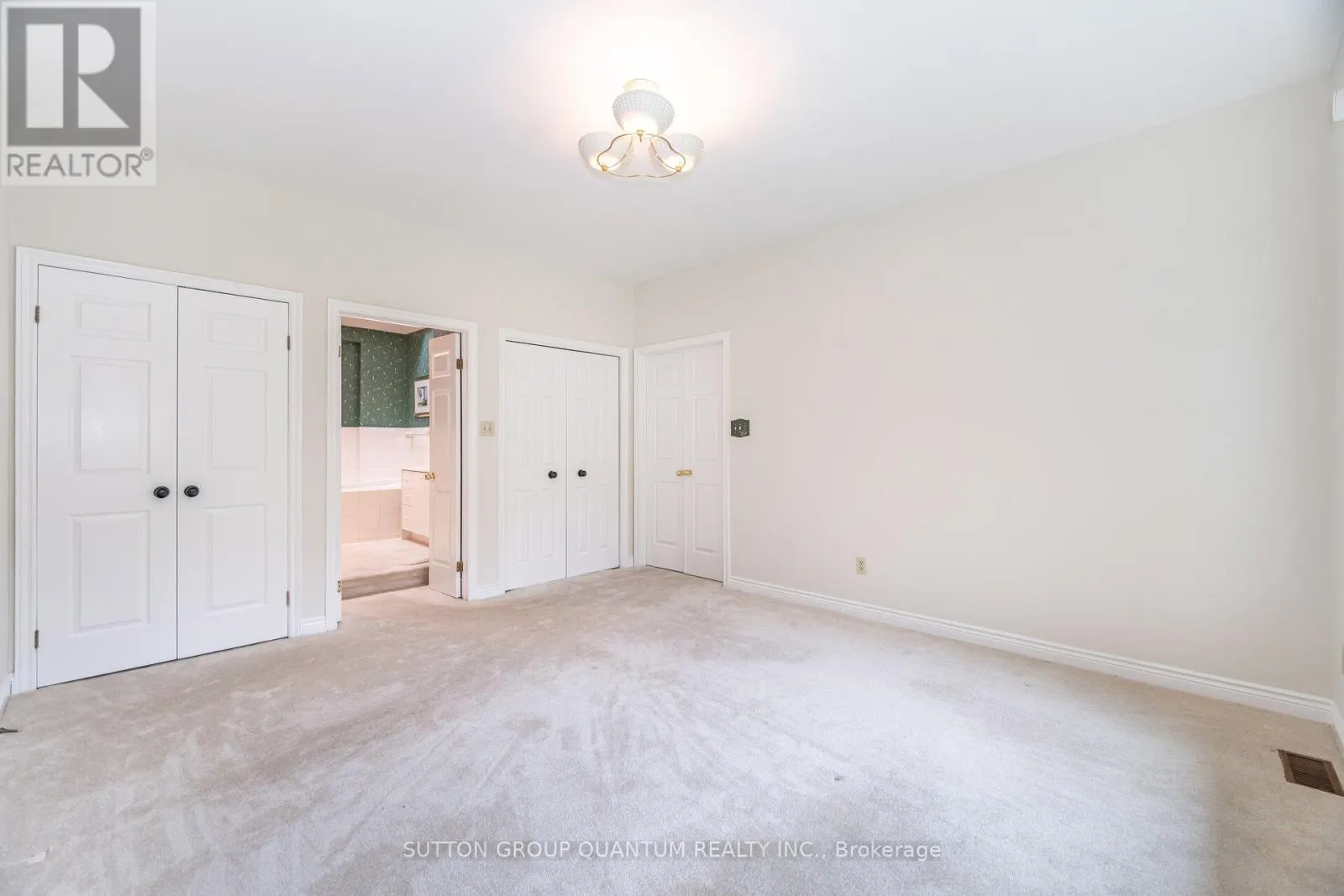 521 VANESSA CRESCENT