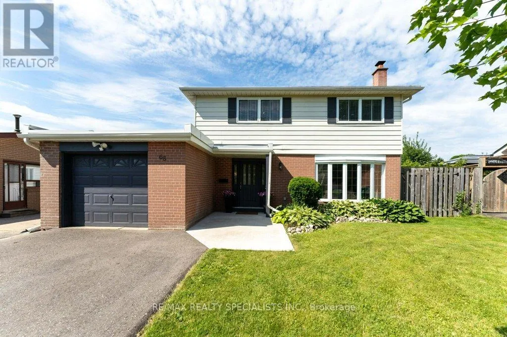 68 WINDERMERE COURT