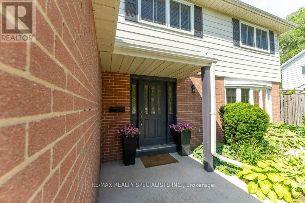 68 WINDERMERE COURT