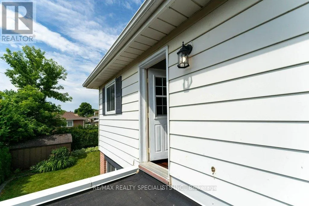68 WINDERMERE COURT