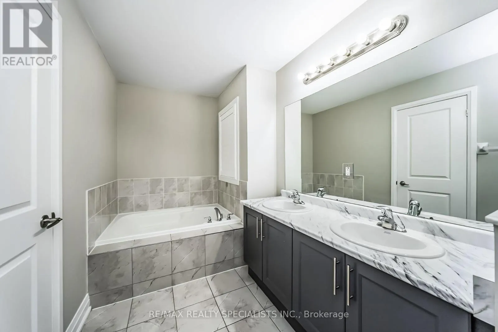 16 DALBEATTIE DRIVE