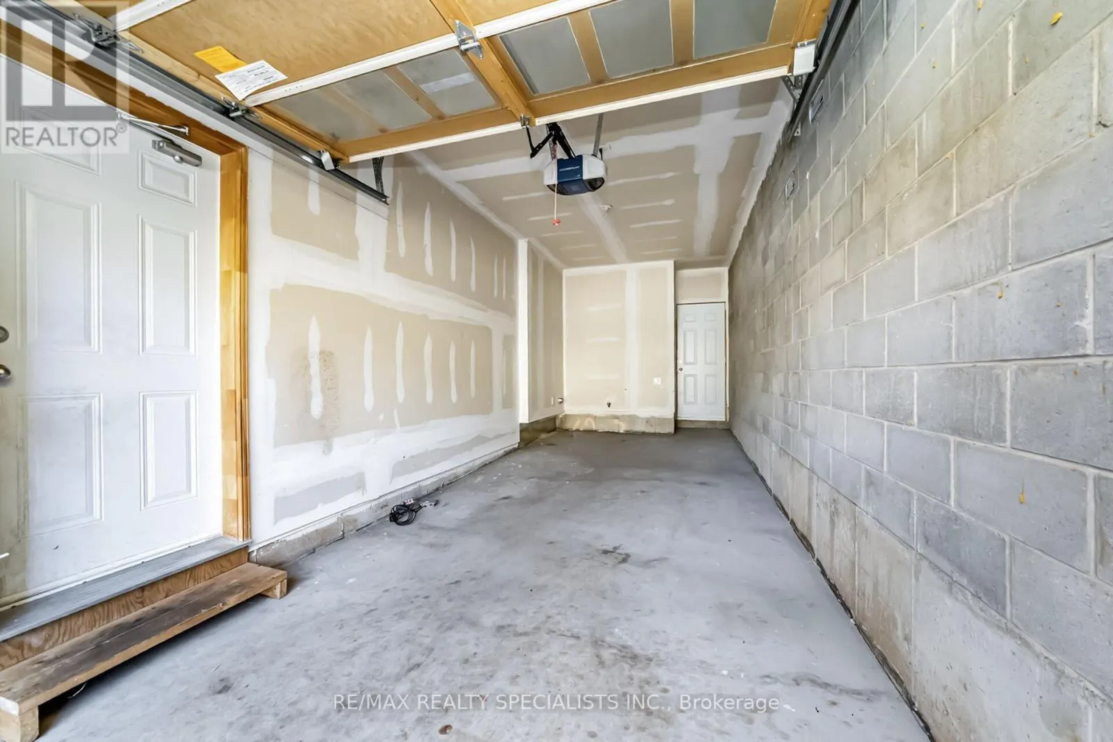 16 DALBEATTIE DRIVE