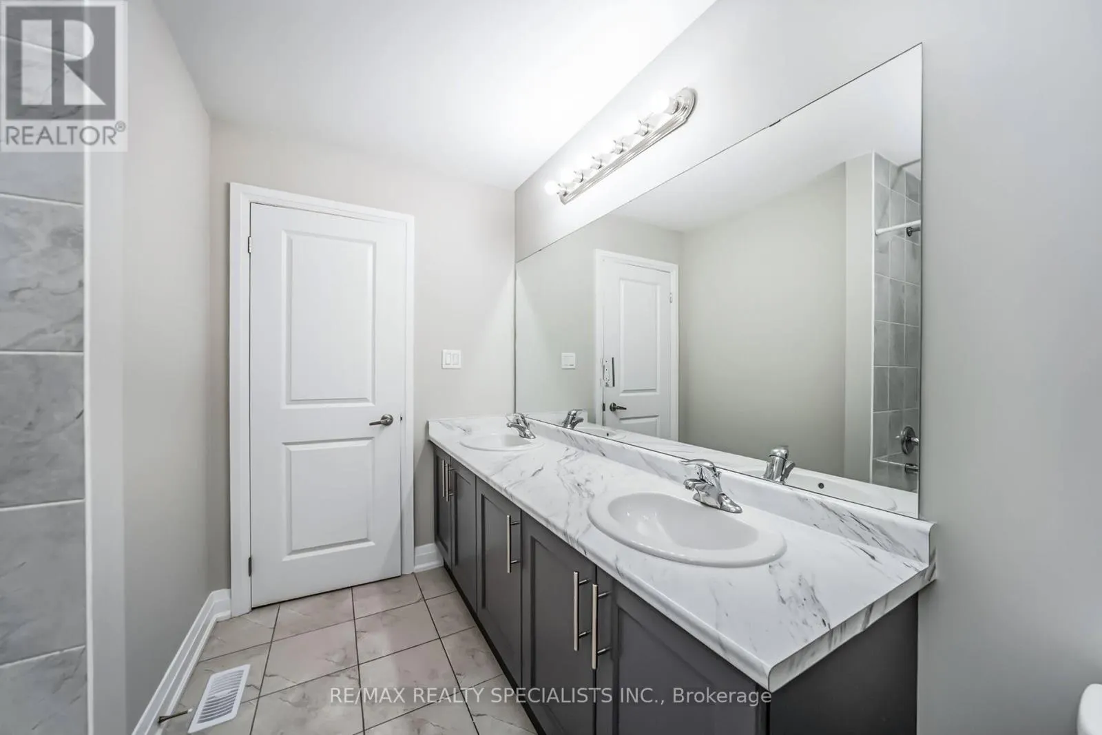 16 DALBEATTIE DRIVE