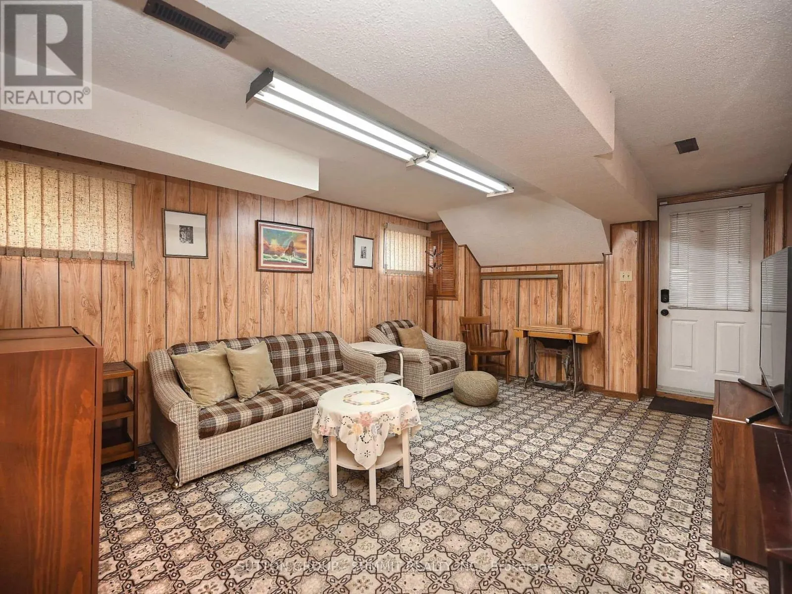 3232 MCCARTHY COURT