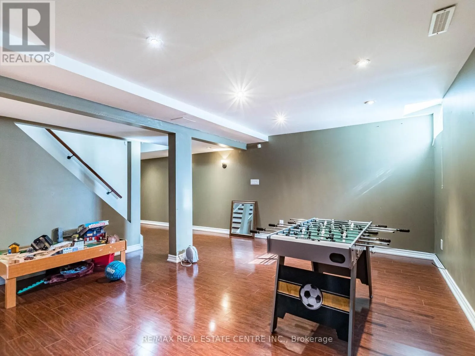 3927 MAYLA DRIVE