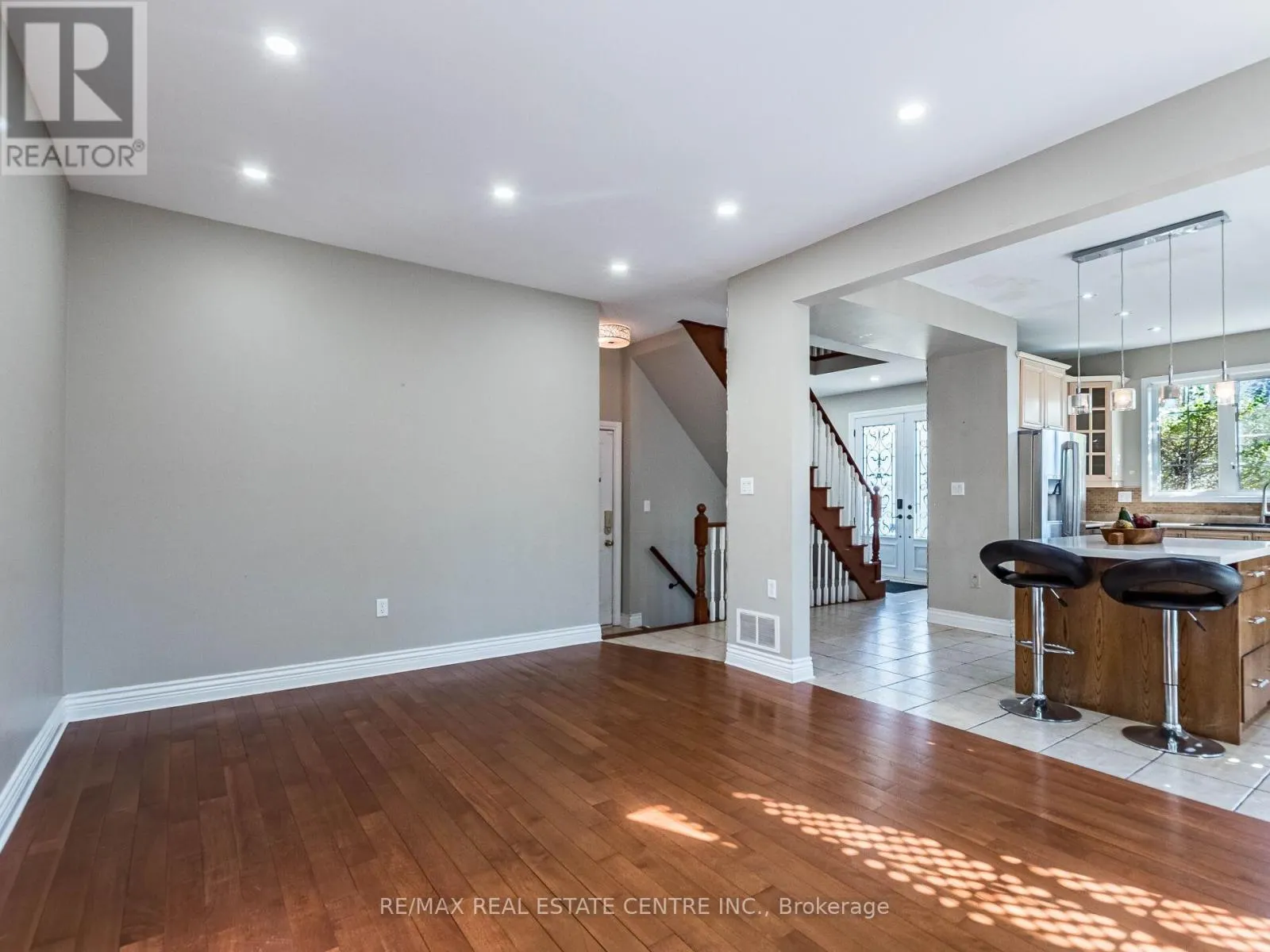 3927 MAYLA DRIVE