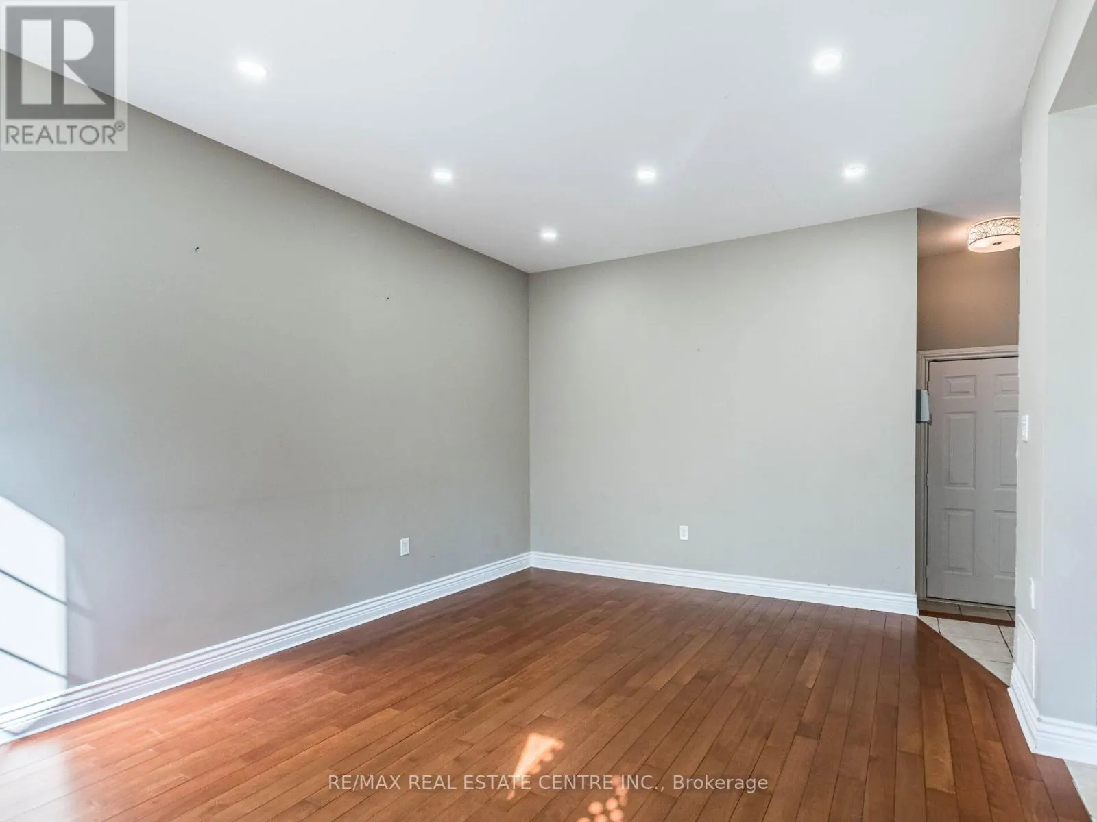 3927 MAYLA DRIVE