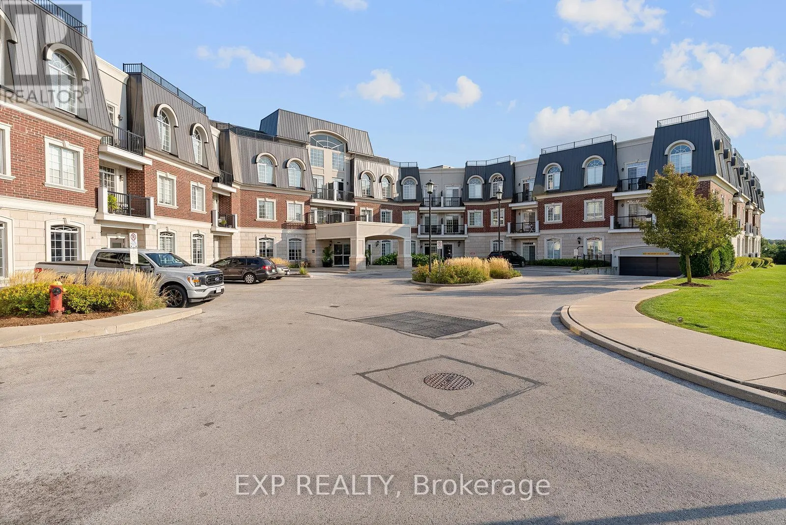325 - 2300 UPPER MIDDLE ROAD W