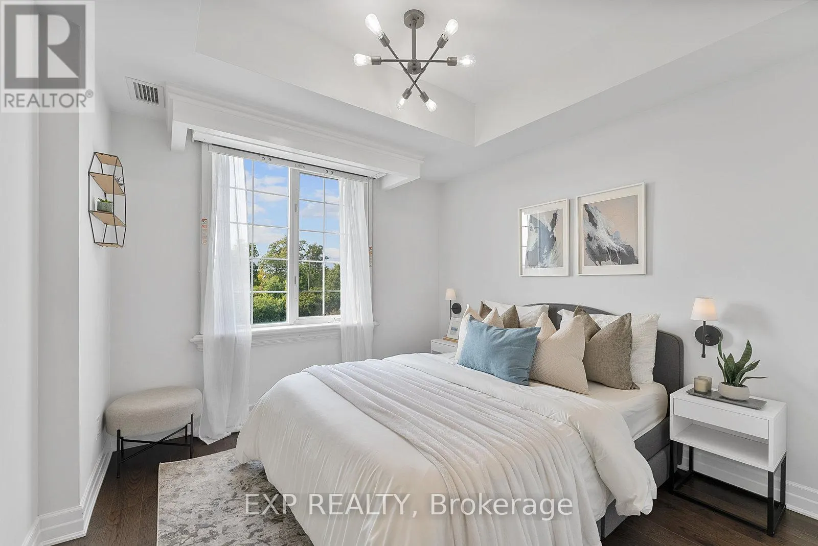 325 - 2300 UPPER MIDDLE ROAD W