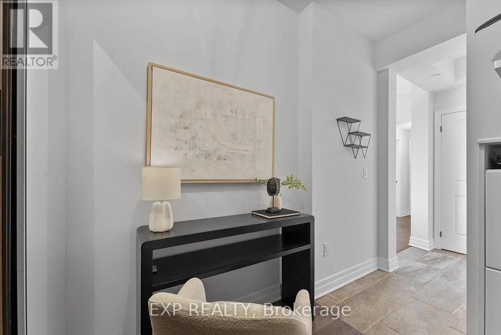 325 - 2300 UPPER MIDDLE ROAD W