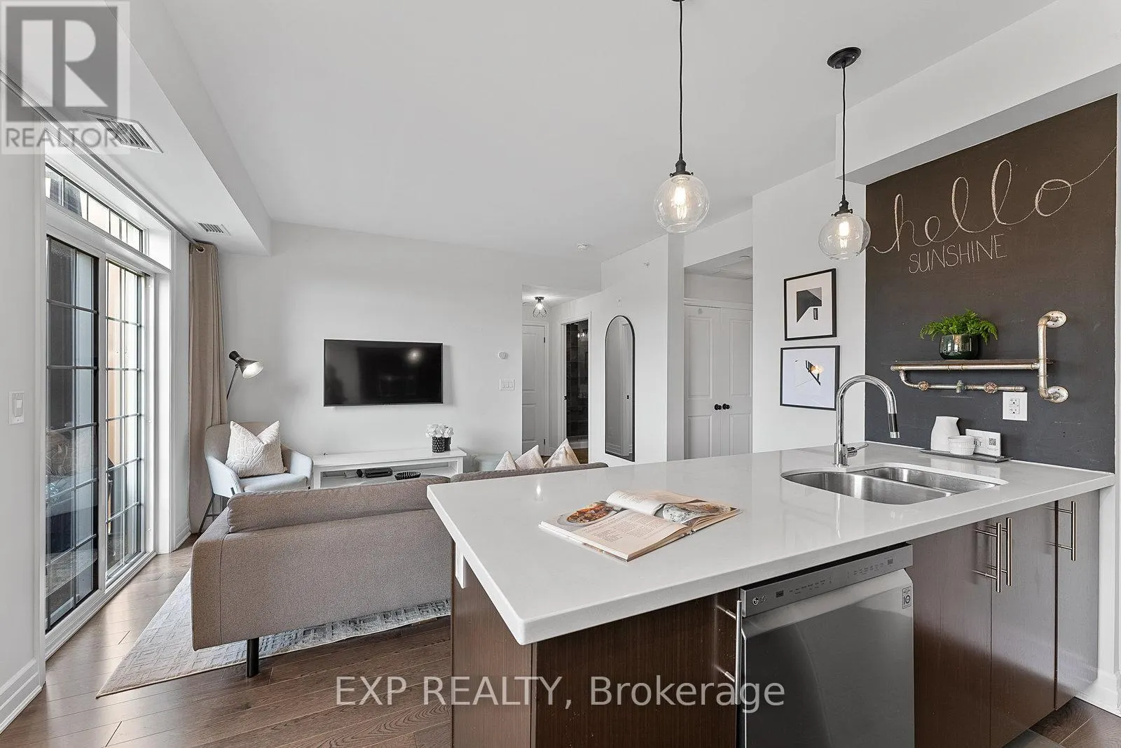 325 - 2300 UPPER MIDDLE ROAD W