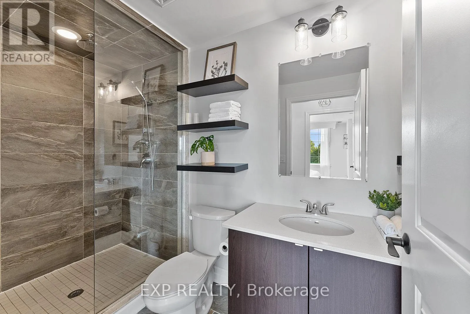 325 - 2300 UPPER MIDDLE ROAD W