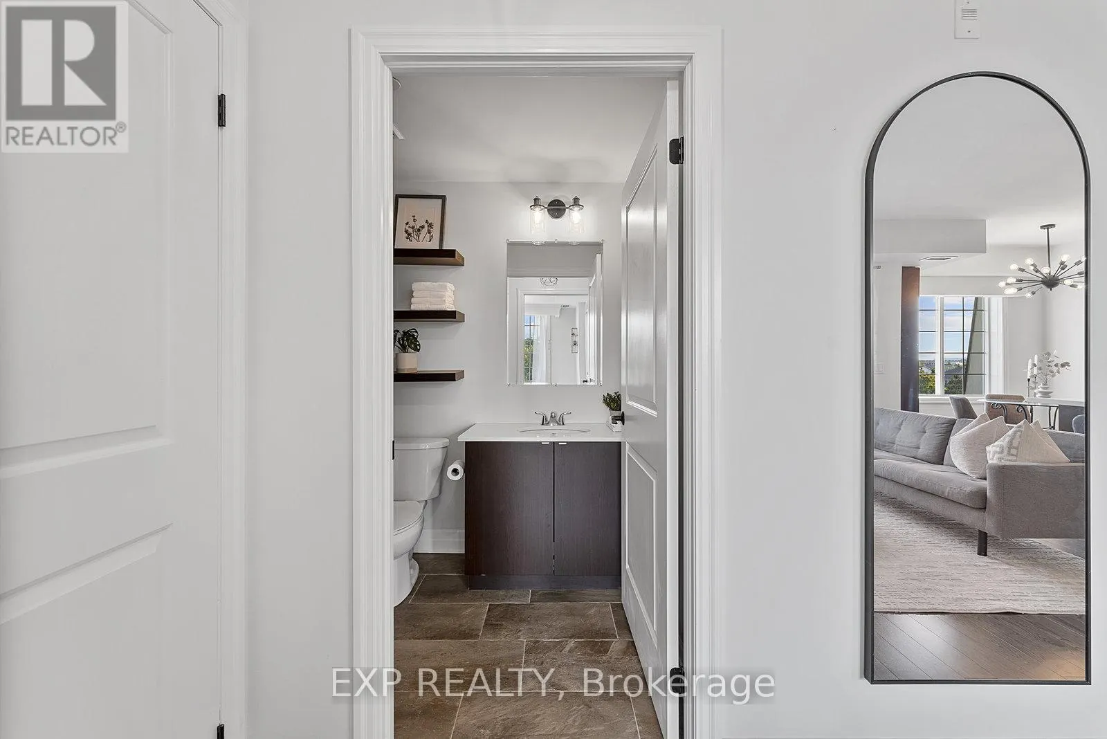 325 - 2300 UPPER MIDDLE ROAD W
