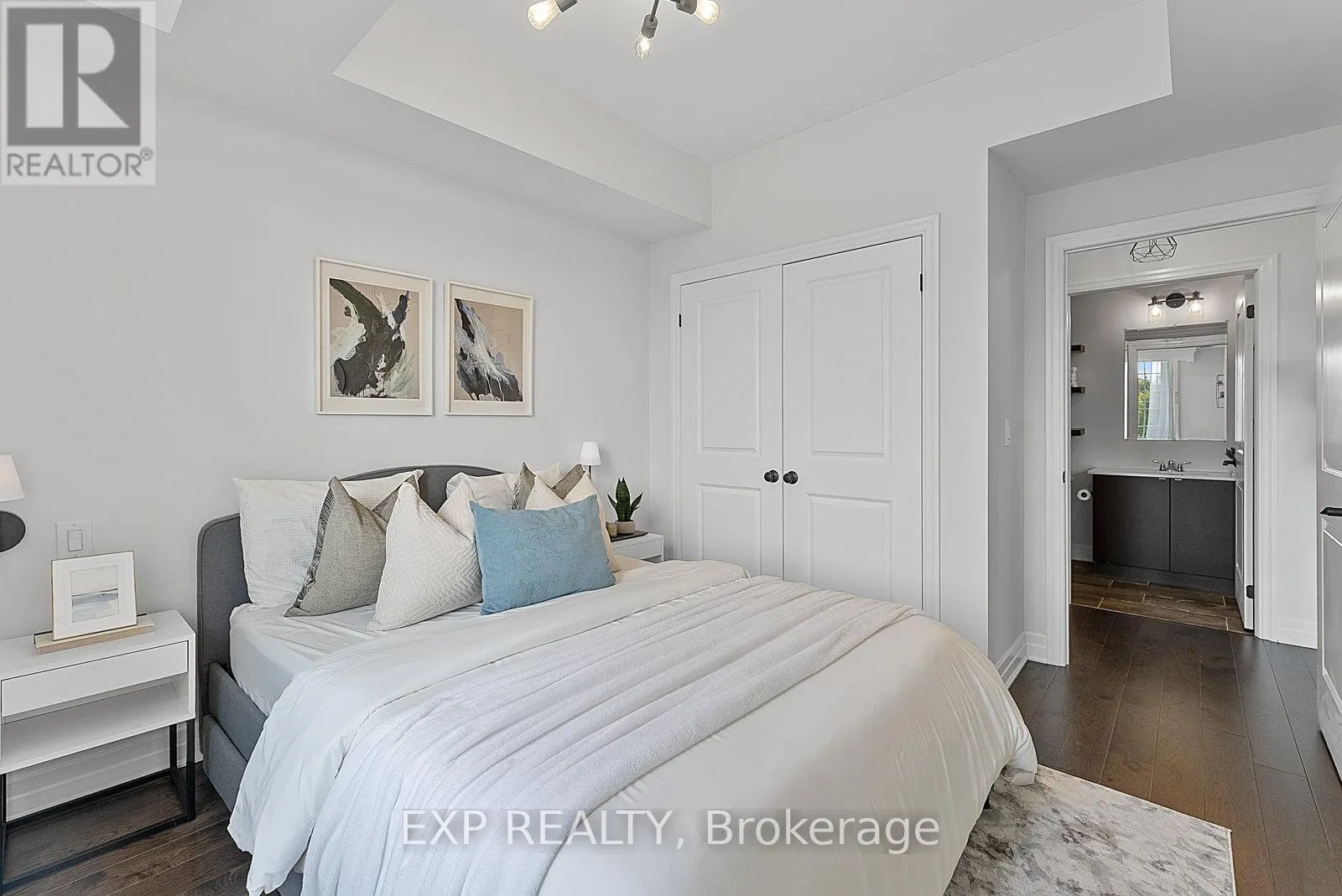 325 - 2300 UPPER MIDDLE ROAD W
