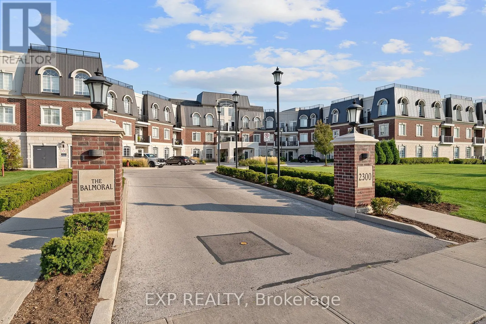 325 - 2300 UPPER MIDDLE ROAD W