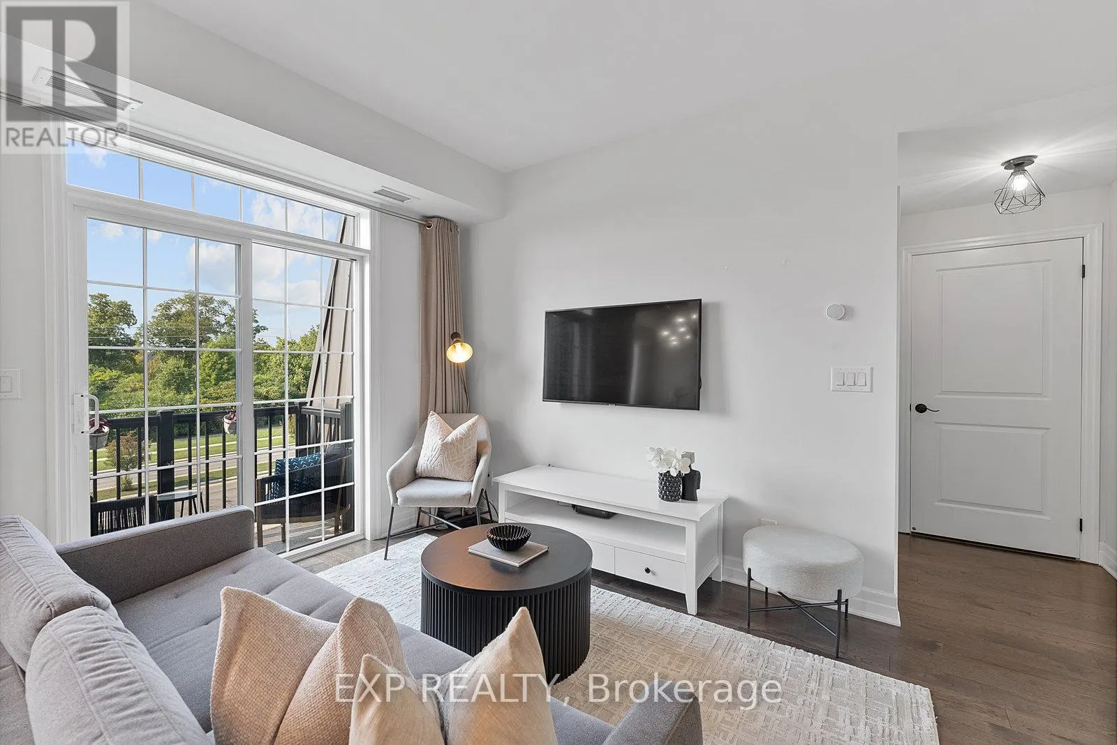 325 - 2300 UPPER MIDDLE ROAD W