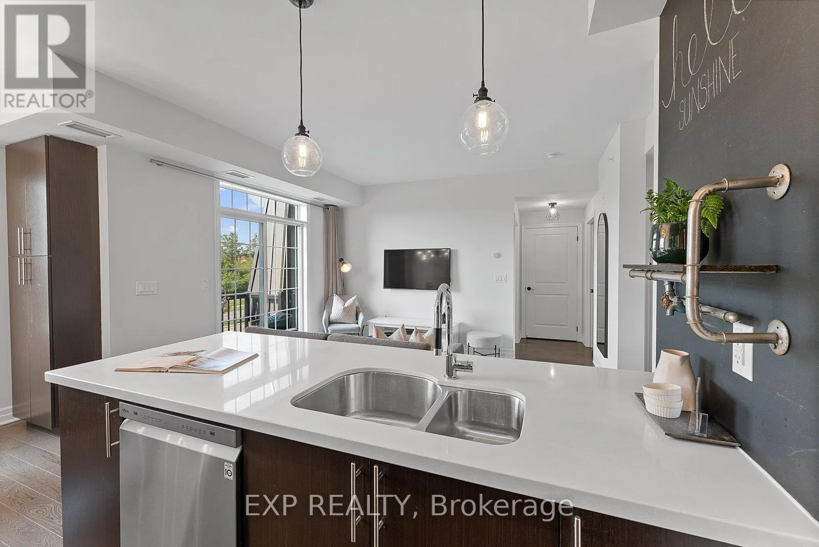 325 - 2300 UPPER MIDDLE ROAD W