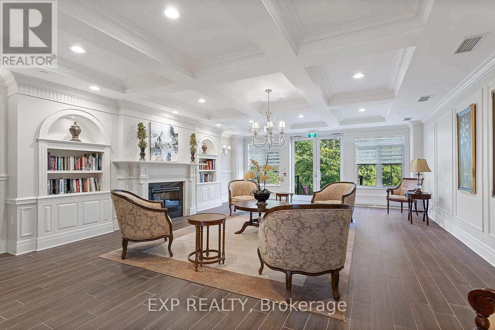 325 - 2300 UPPER MIDDLE ROAD W