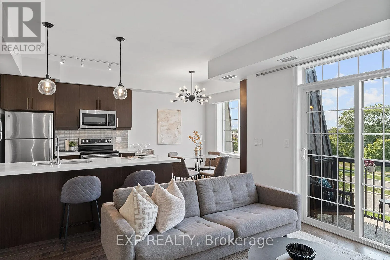 325 - 2300 UPPER MIDDLE ROAD W