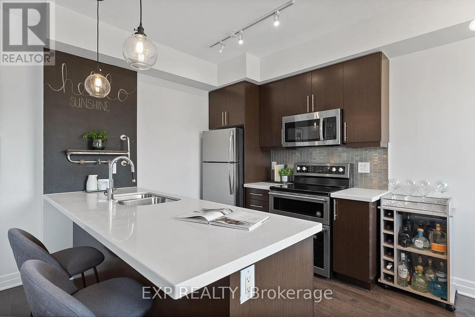 325 - 2300 UPPER MIDDLE ROAD W