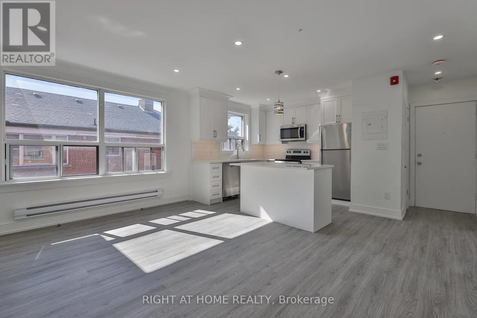 7 - 2841 KEELE STREET