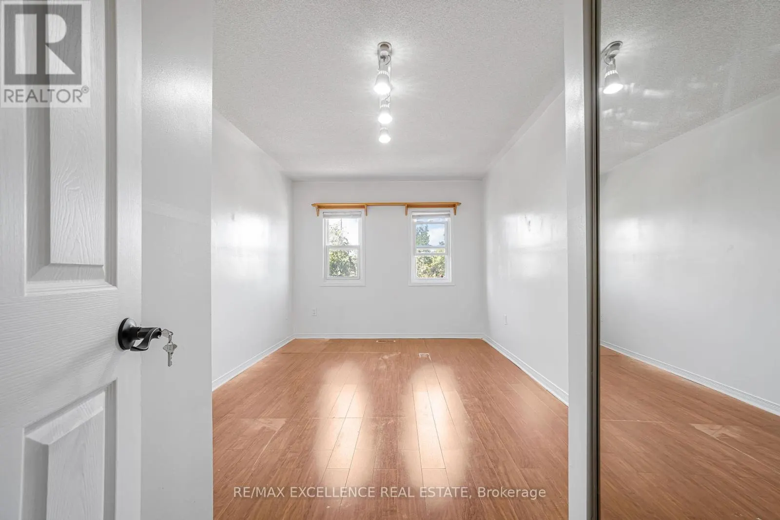 6935 DILLINGWOOD DRIVE