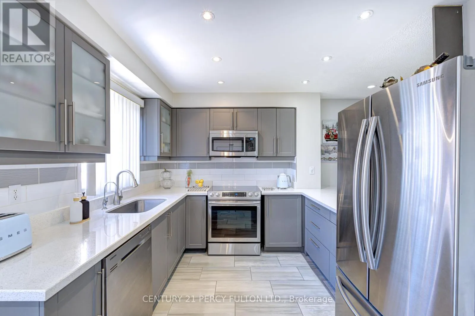 4 DUNLOP COURT