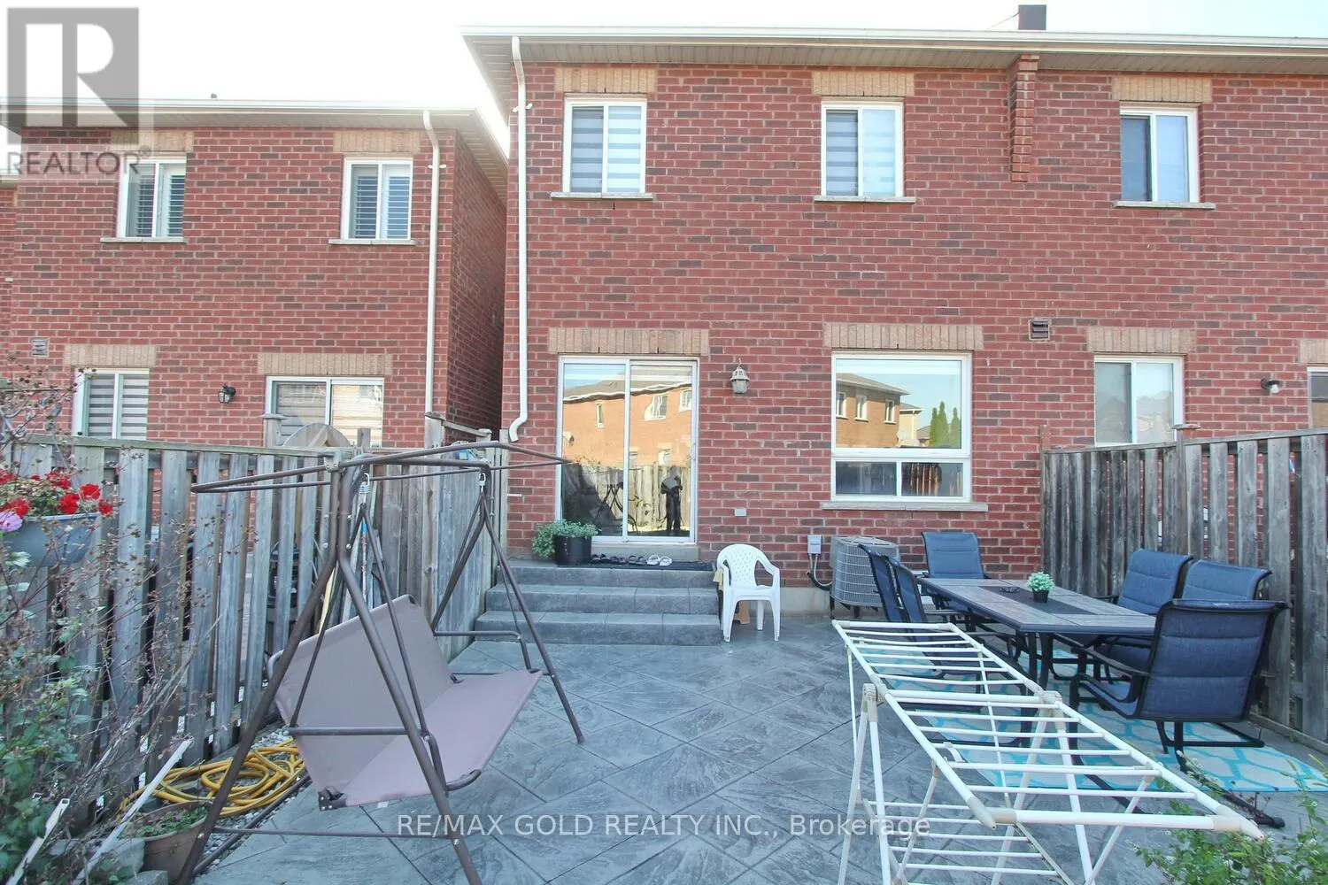 25 WICKLOW ROAD E