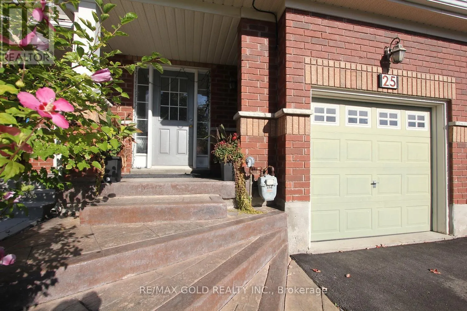 25 WICKLOW ROAD E
