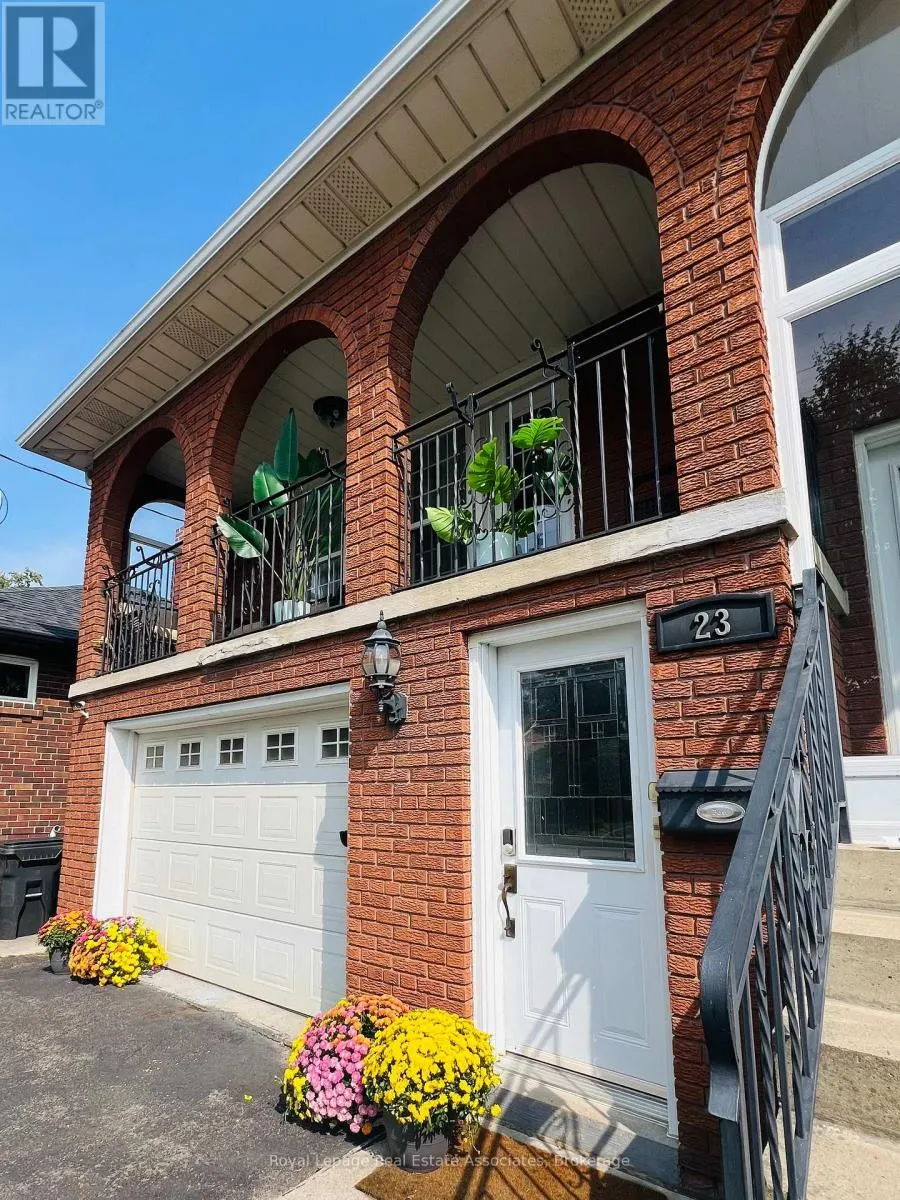 23 ROSEMEADE AVENUE