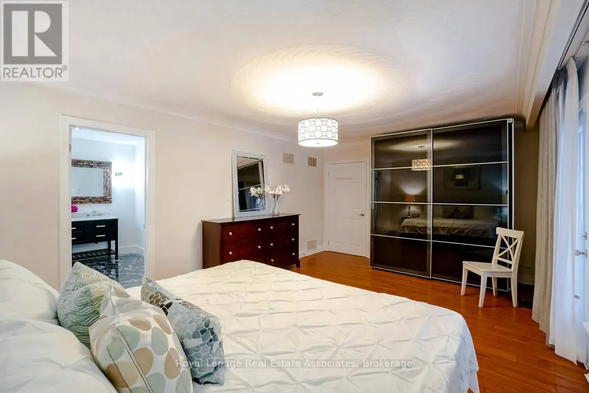 23 ROSEMEADE AVENUE