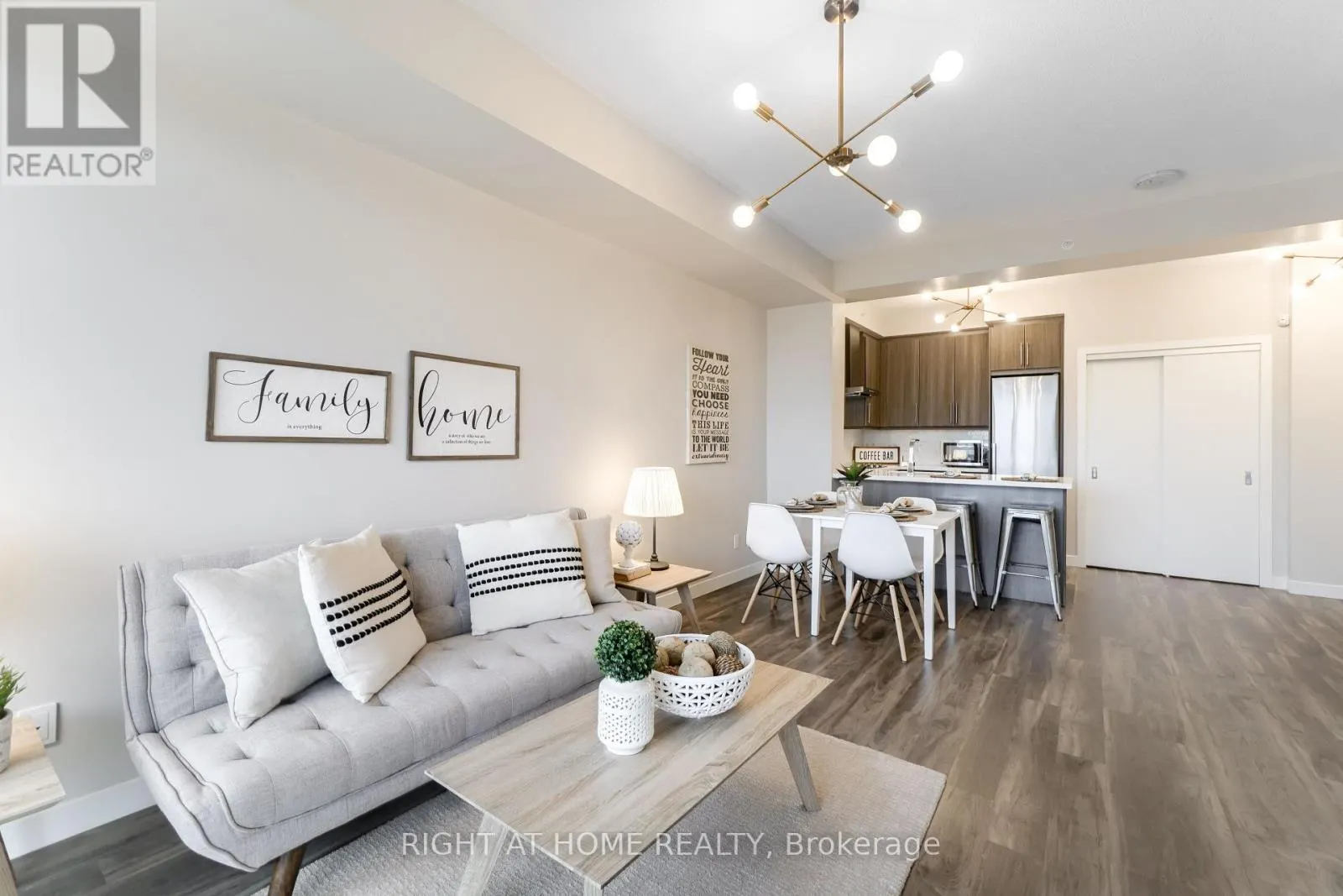 713 - 2081 FAIRVIEW STREET