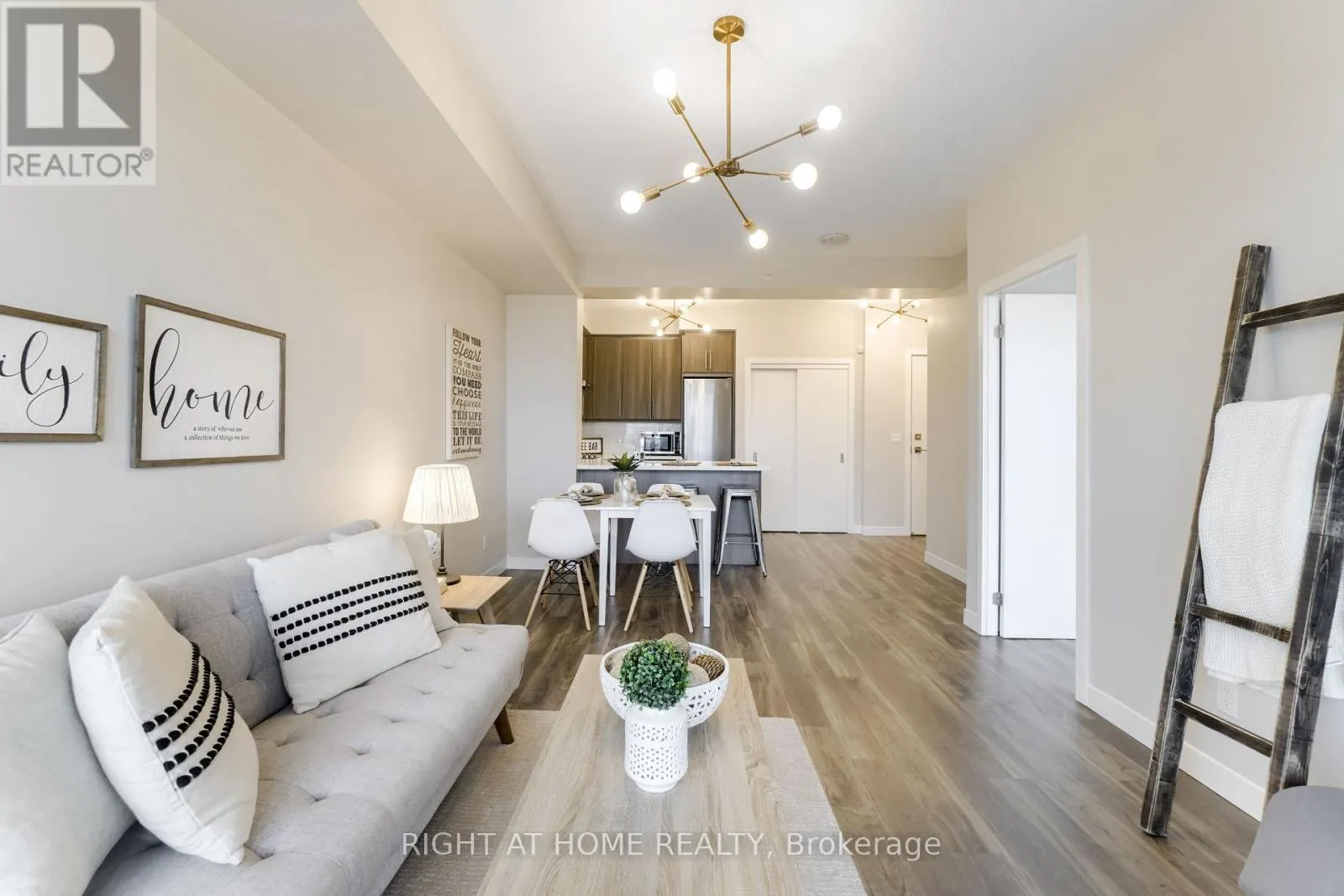 713 - 2081 FAIRVIEW STREET